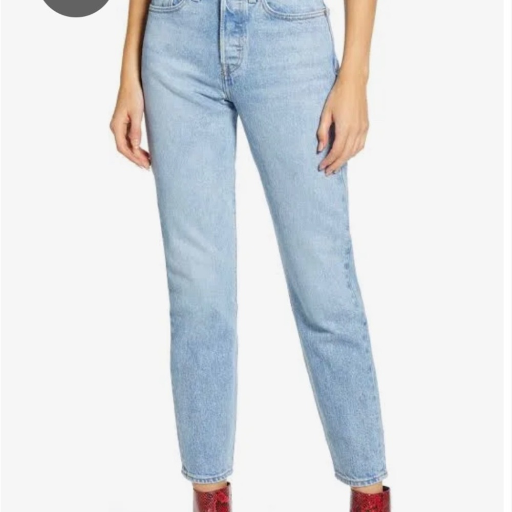 Levi wedgie jeans size 26